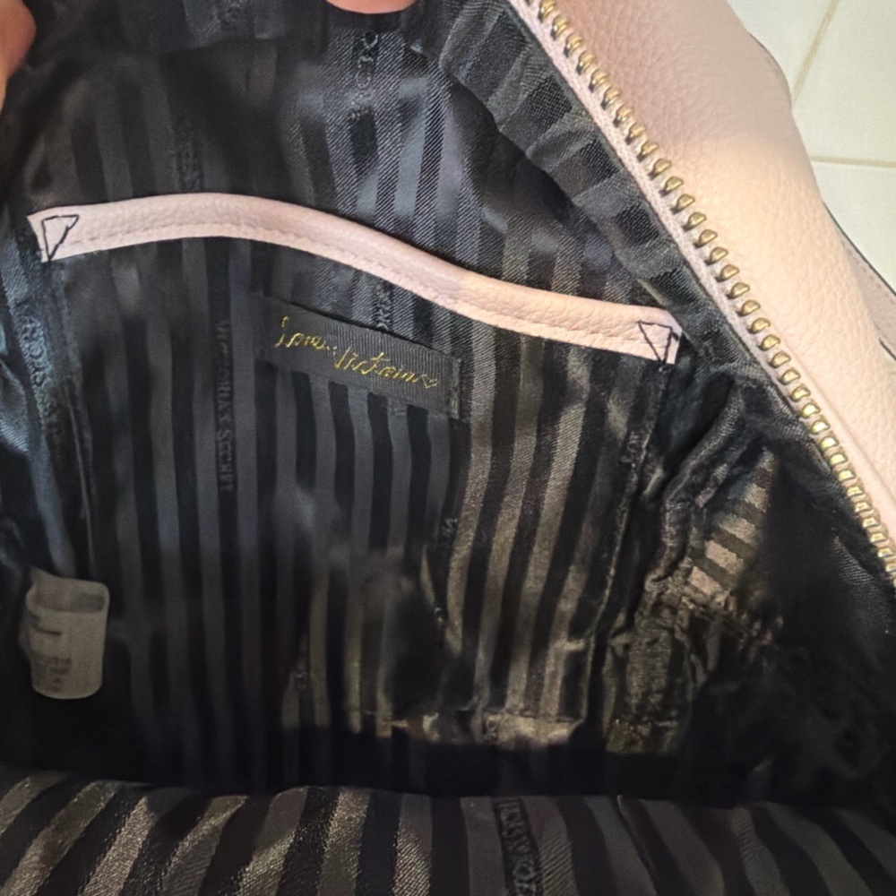 Victoria’s Secret Blush Pink Quilted Mini Backpack Gold Chain Straps - Picture 3 of 3